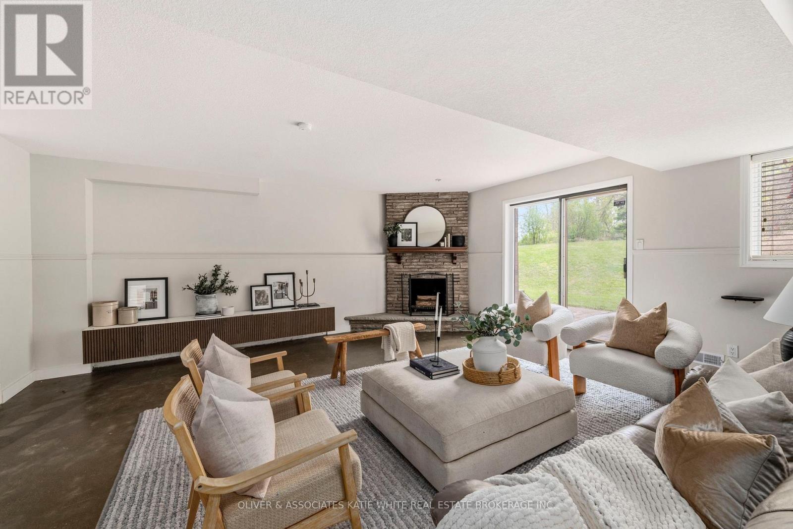 277 ASTORIA PLACE - 19