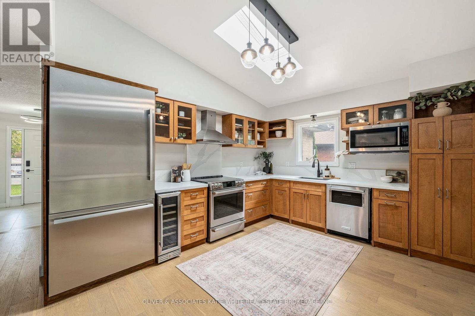277 ASTORIA PLACE - 9