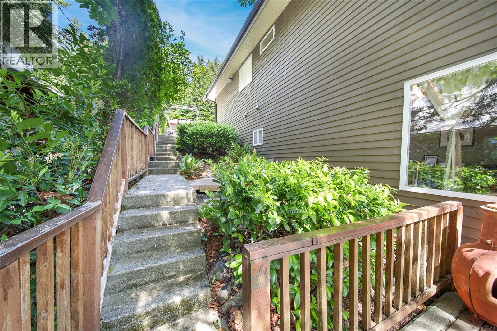 10172 Bishop Dr - 52