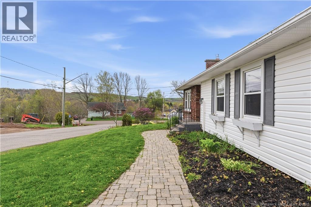 39 Hillside Crescent - Image 3