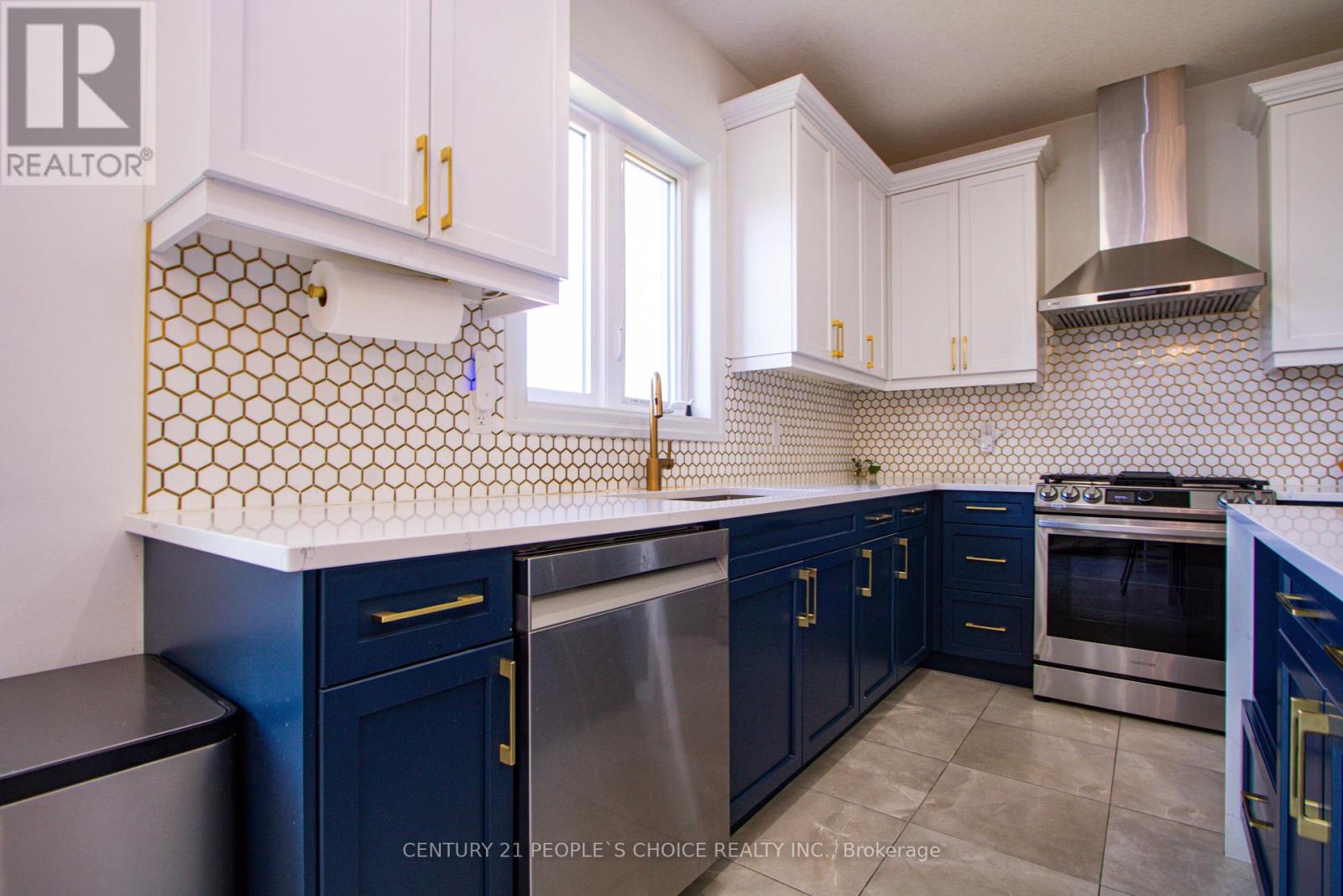 222 BOARDWALK WAY - 9