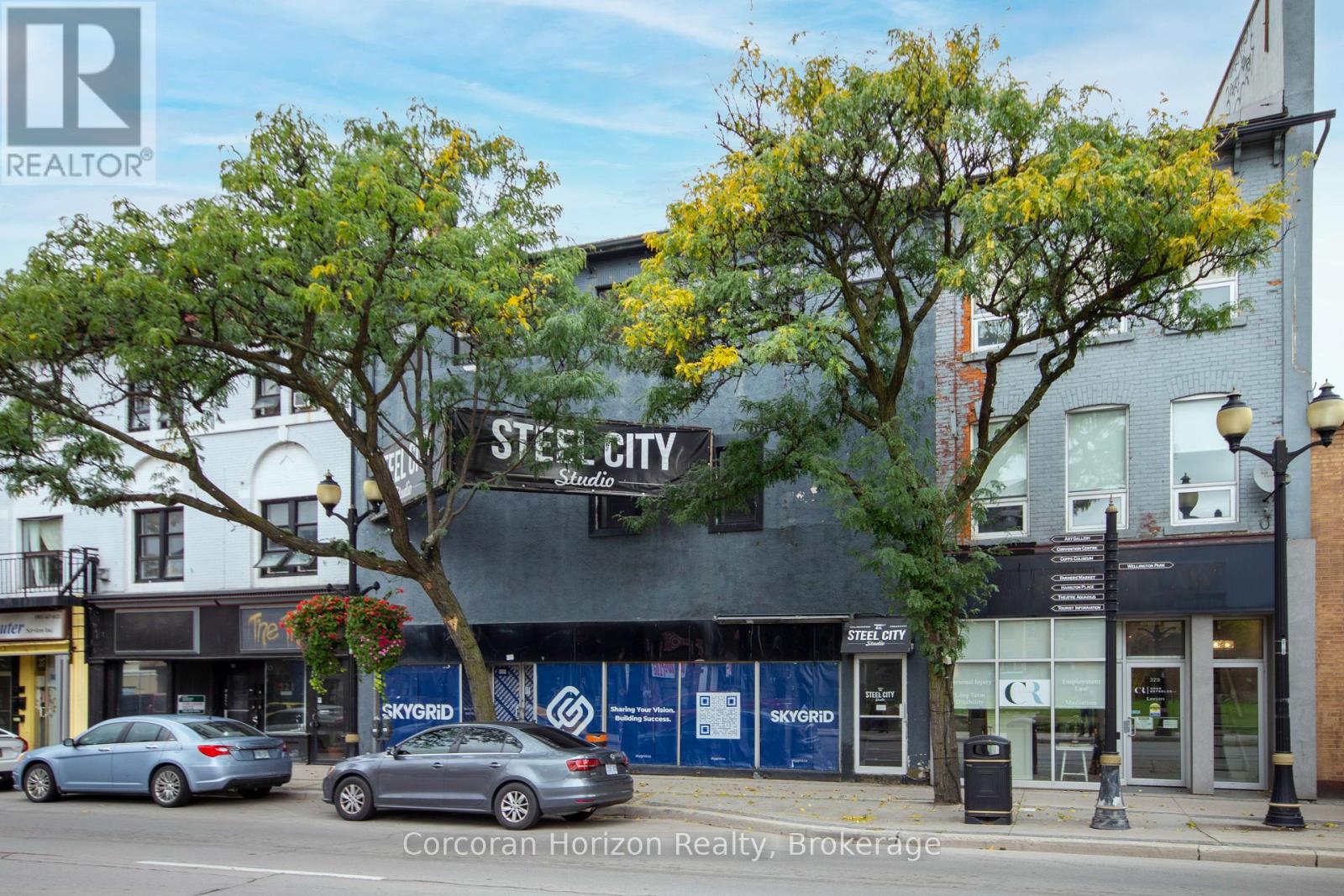 323 KING STREET E - 1
