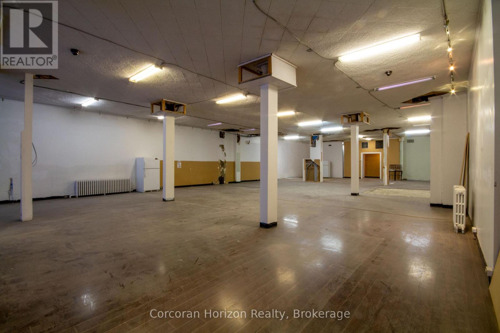 323 KING STREET E - 10