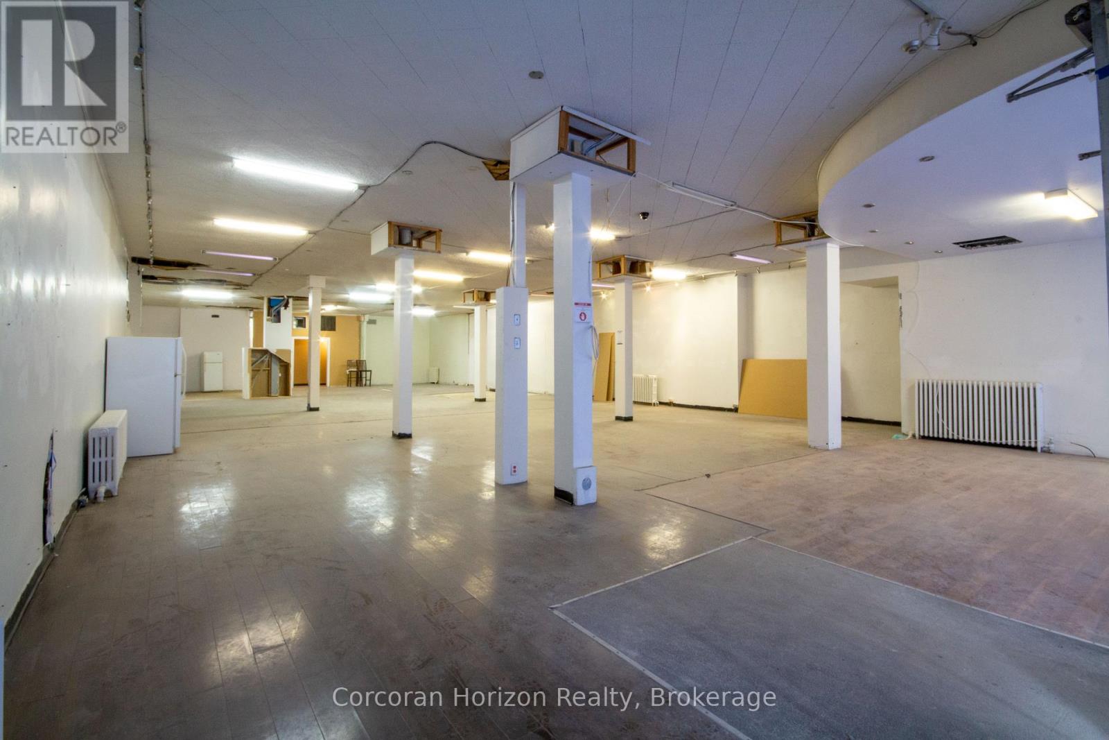 323 KING STREET E - 11