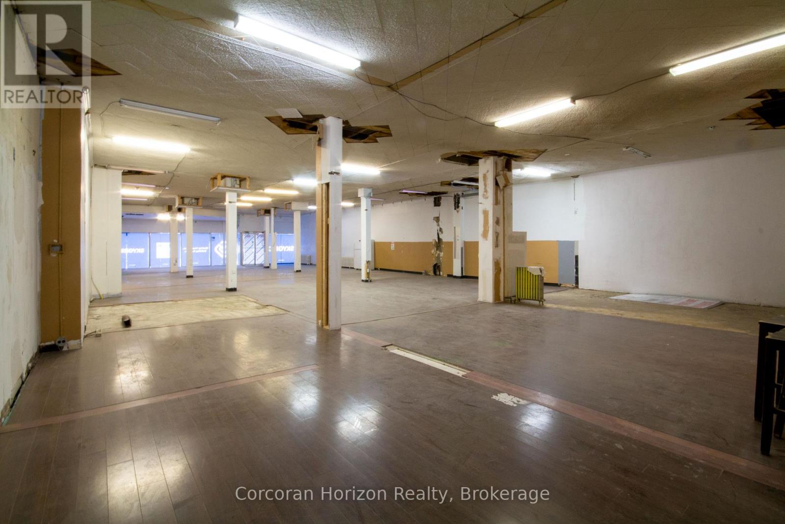 323 KING STREET E - 12