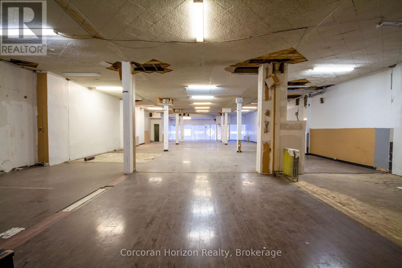 323 KING STREET E - 13
