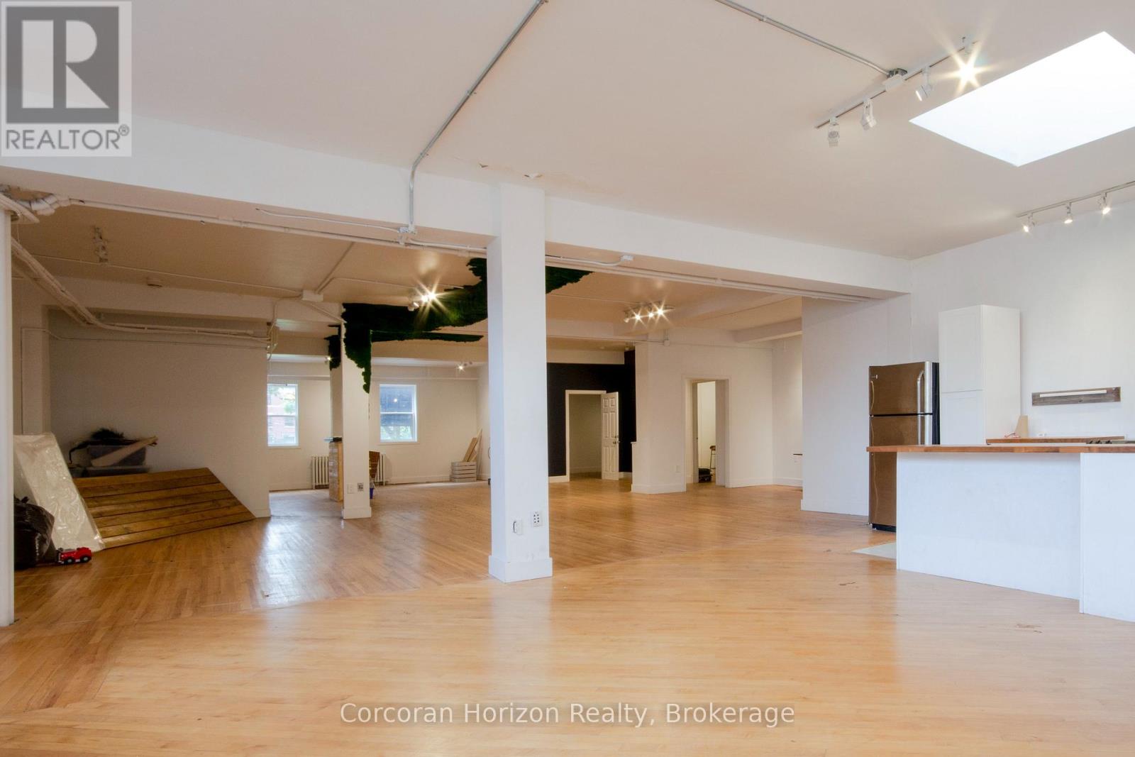 323 KING STREET E - 17