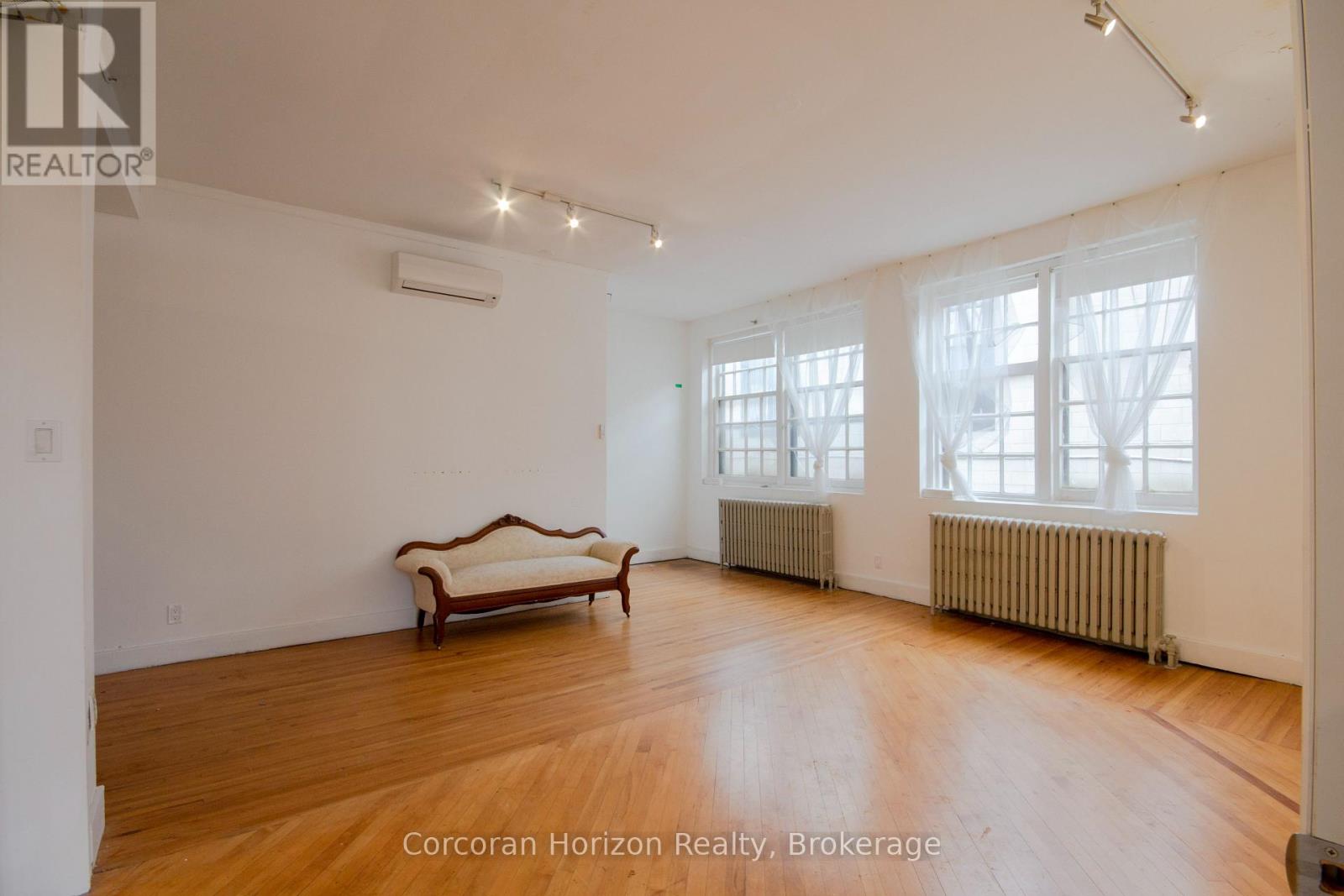 323 KING STREET E - 20