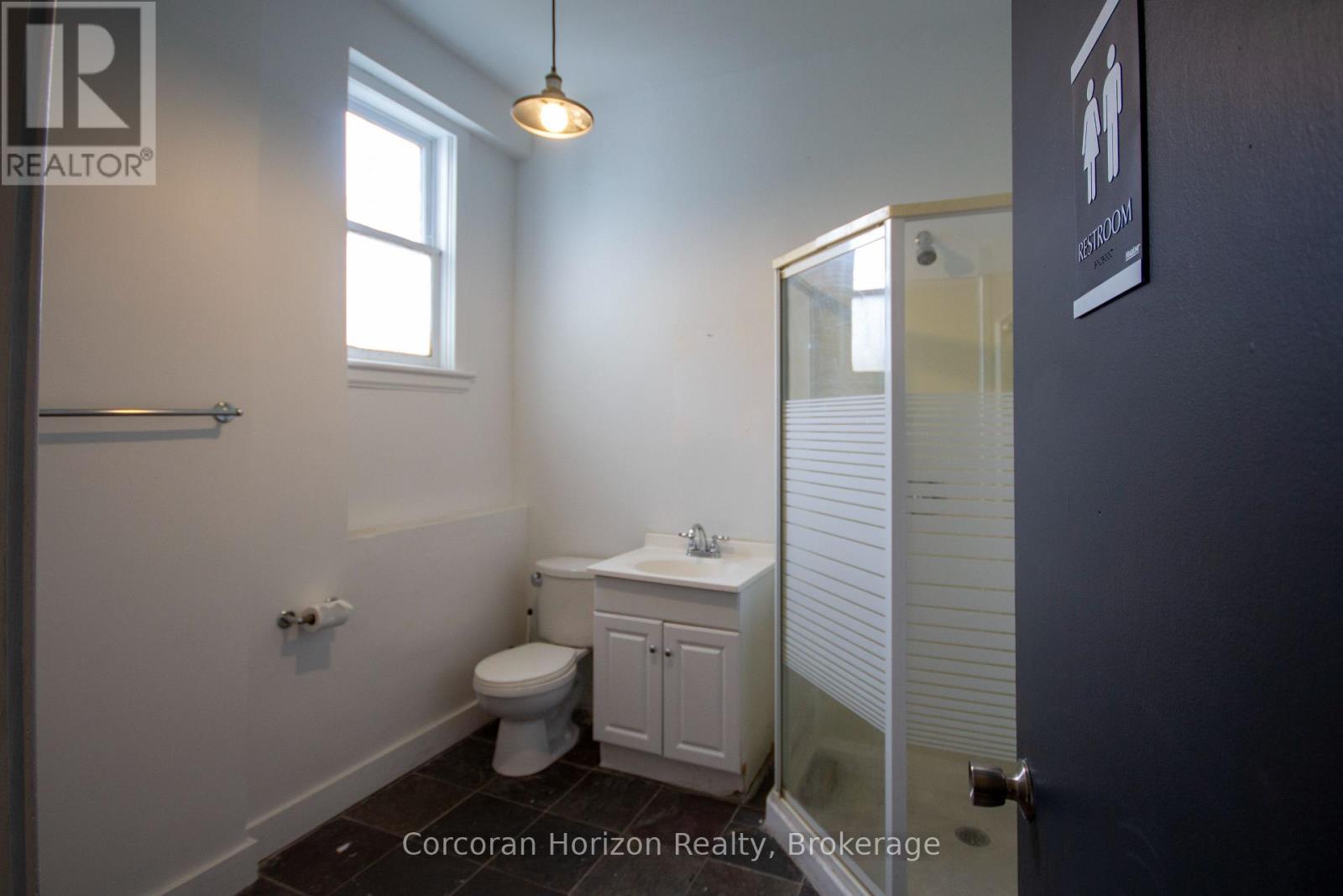 323 KING STREET E - 21