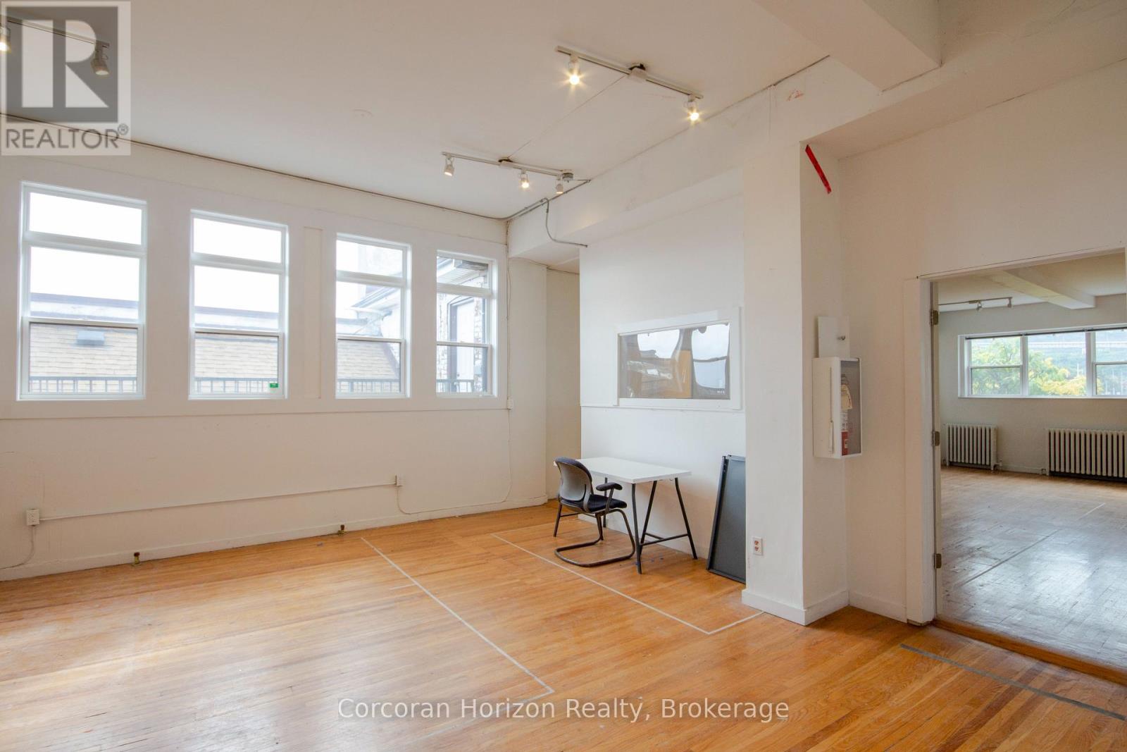 323 KING STREET E - 22