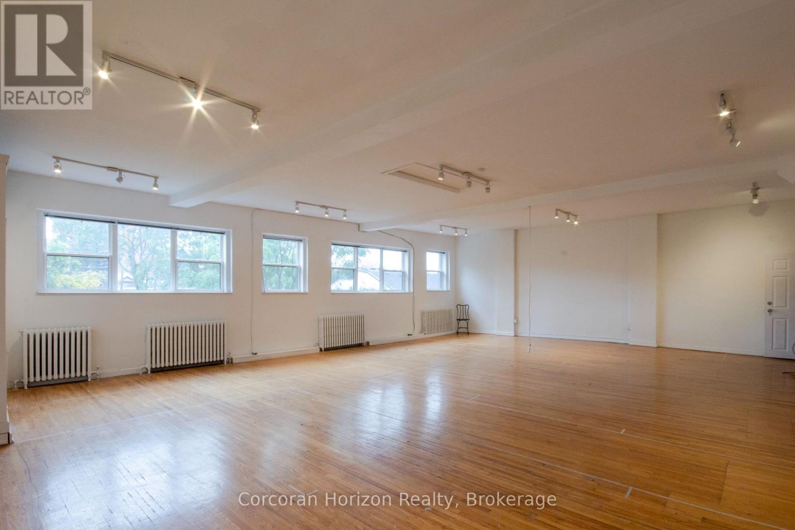 323 KING STREET E - 24