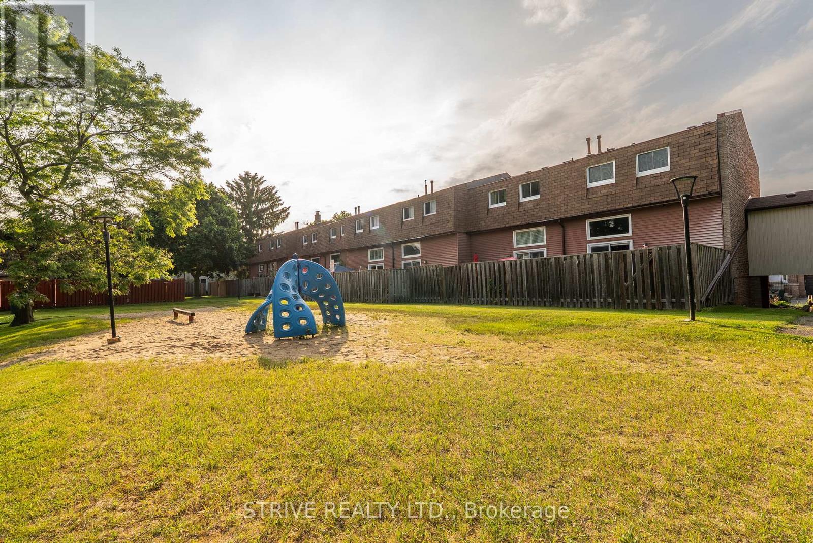 #45 222 PEARSON STREET - 25