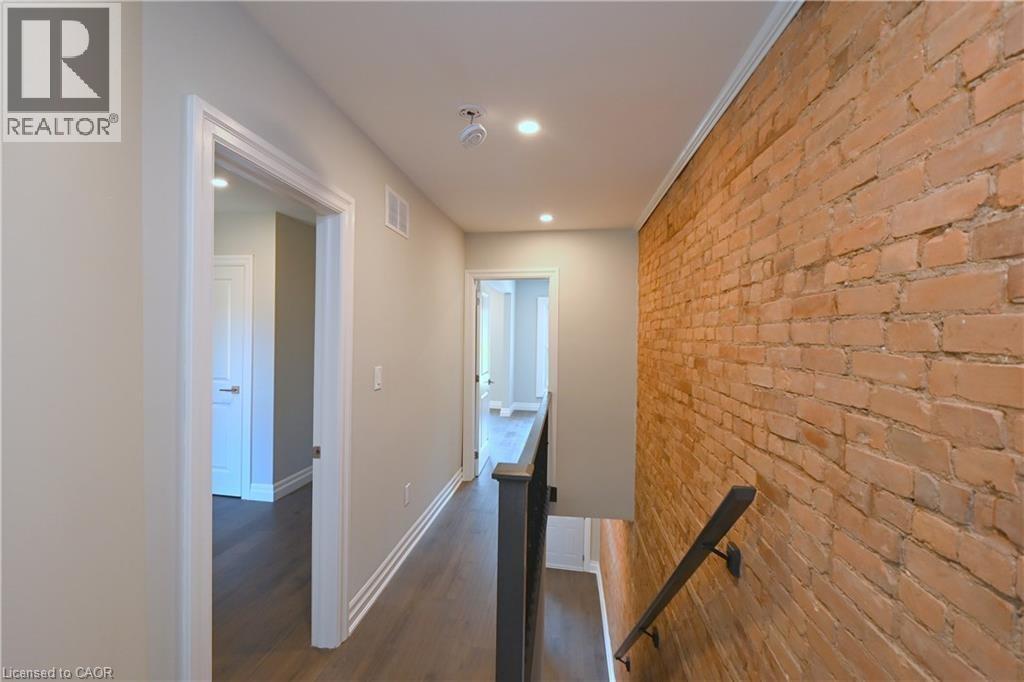 175 FOREST Avenue, Hamilton, Ontario, L8N1X8 — Photo 2