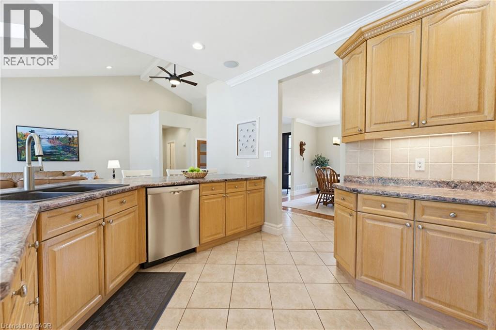 20 SAVONA Crescent, Hamilton, Ontario, L8N2Z7 — Photo 14