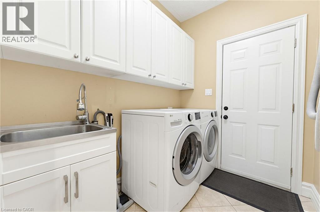 20 SAVONA Crescent, Hamilton, Ontario, L8N2Z7 — Photo 6