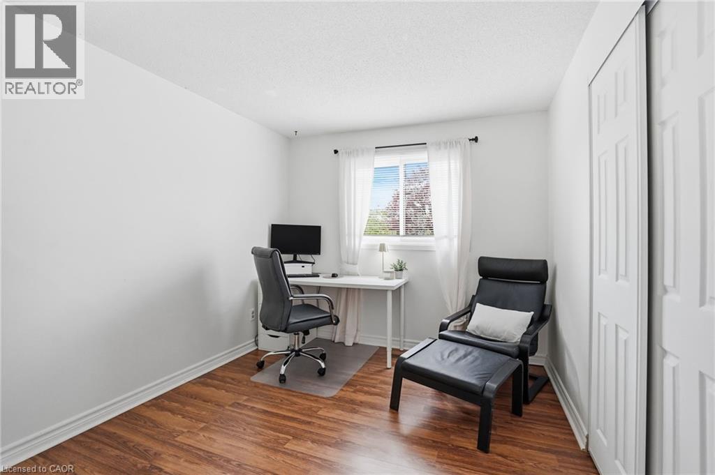 68 DALTON Crescent, Stoney Creek, Ontario, L8J2A5 — Photo 2