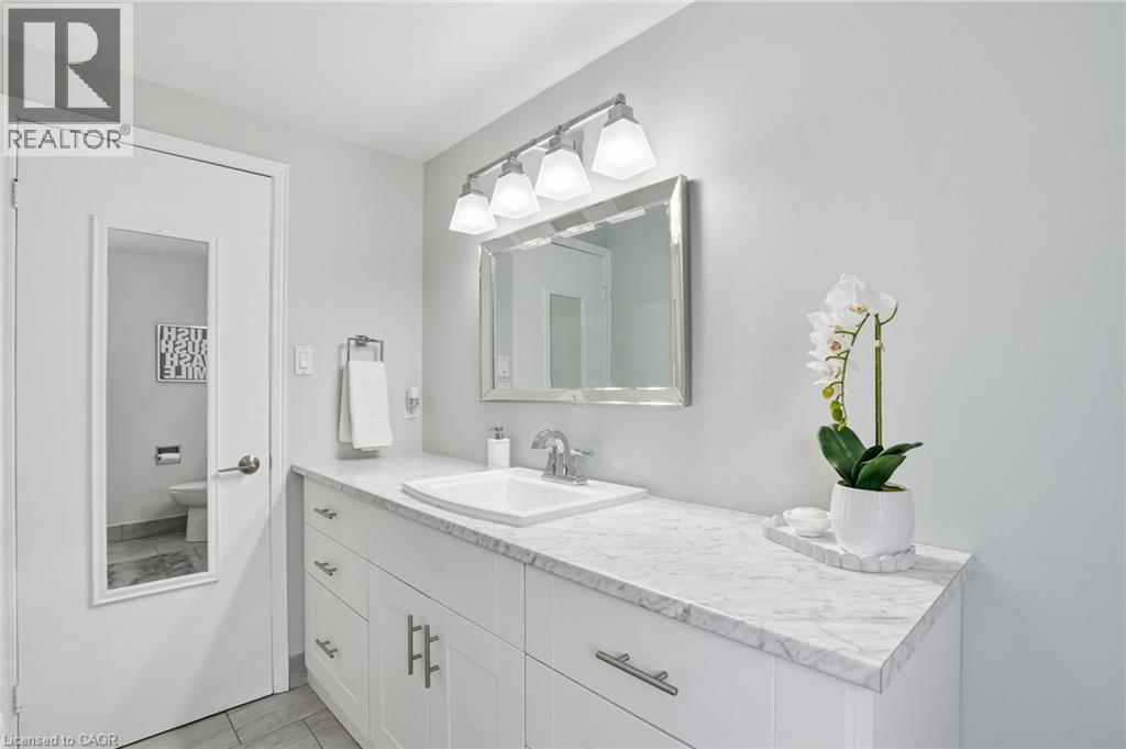68 DALTON Crescent, Stoney Creek, Ontario, L8J2A5 — Photo 16