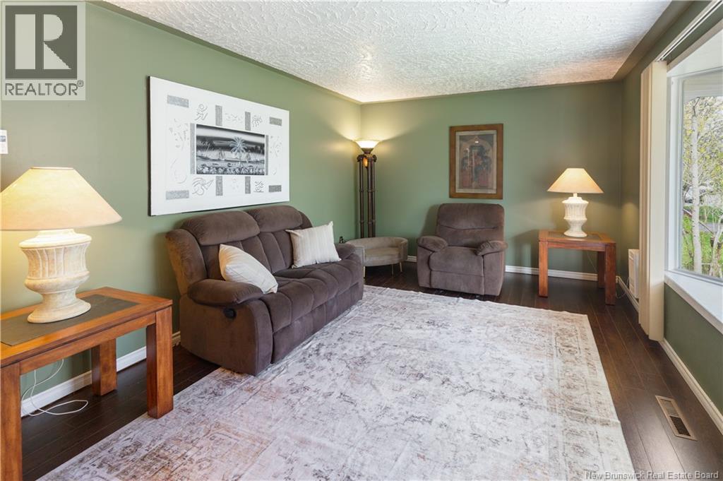 18 Brewster Street - 6