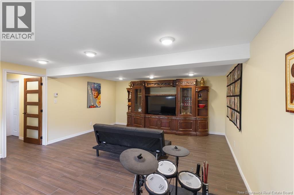 18 Brewster Street - 21