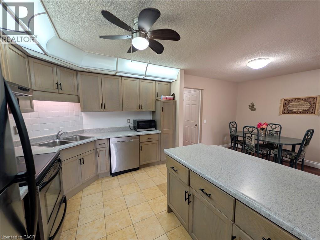 34 DYNASTY Avenue Unit# 13, Stoney Creek, Ontario, L8G5C7 — Photo 2