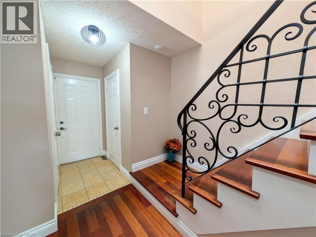 34 DYNASTY Avenue Unit# 13, Stoney Creek, Ontario, L8G5C7 — Photo 3