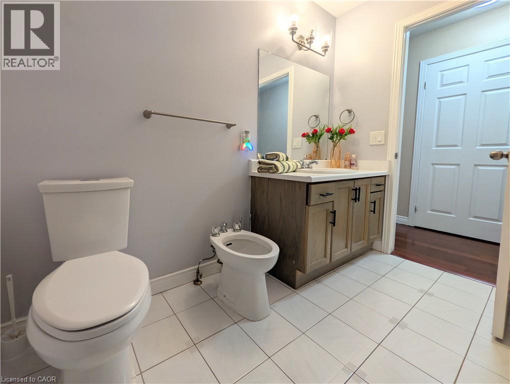 34 DYNASTY Avenue Unit# 13, Stoney Creek, Ontario, L8G5C7 — Photo 6
