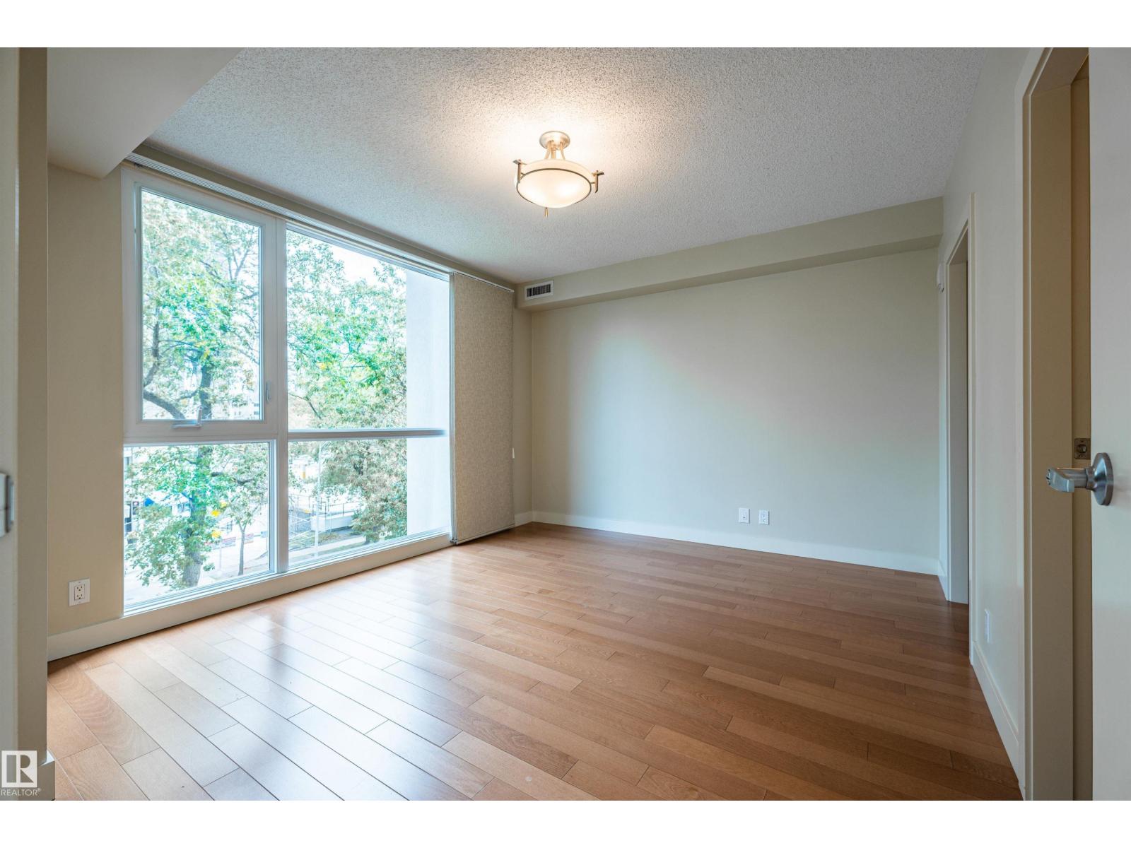 #304 10046 117 ST NW - 16