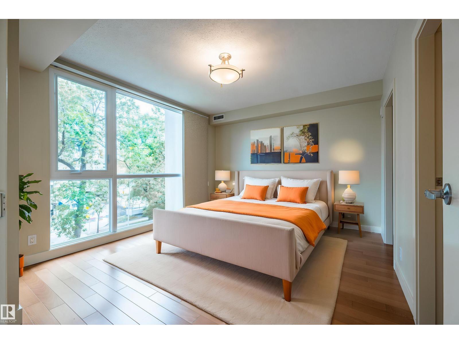 #304 10046 117 ST NW - 17