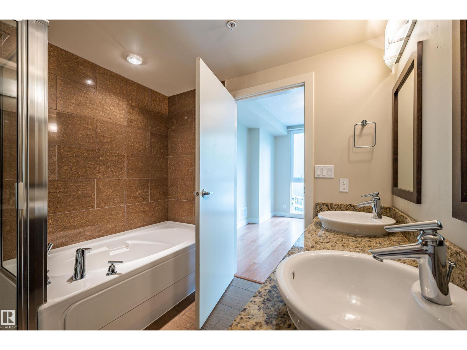 #304 10046 117 ST NW - 21