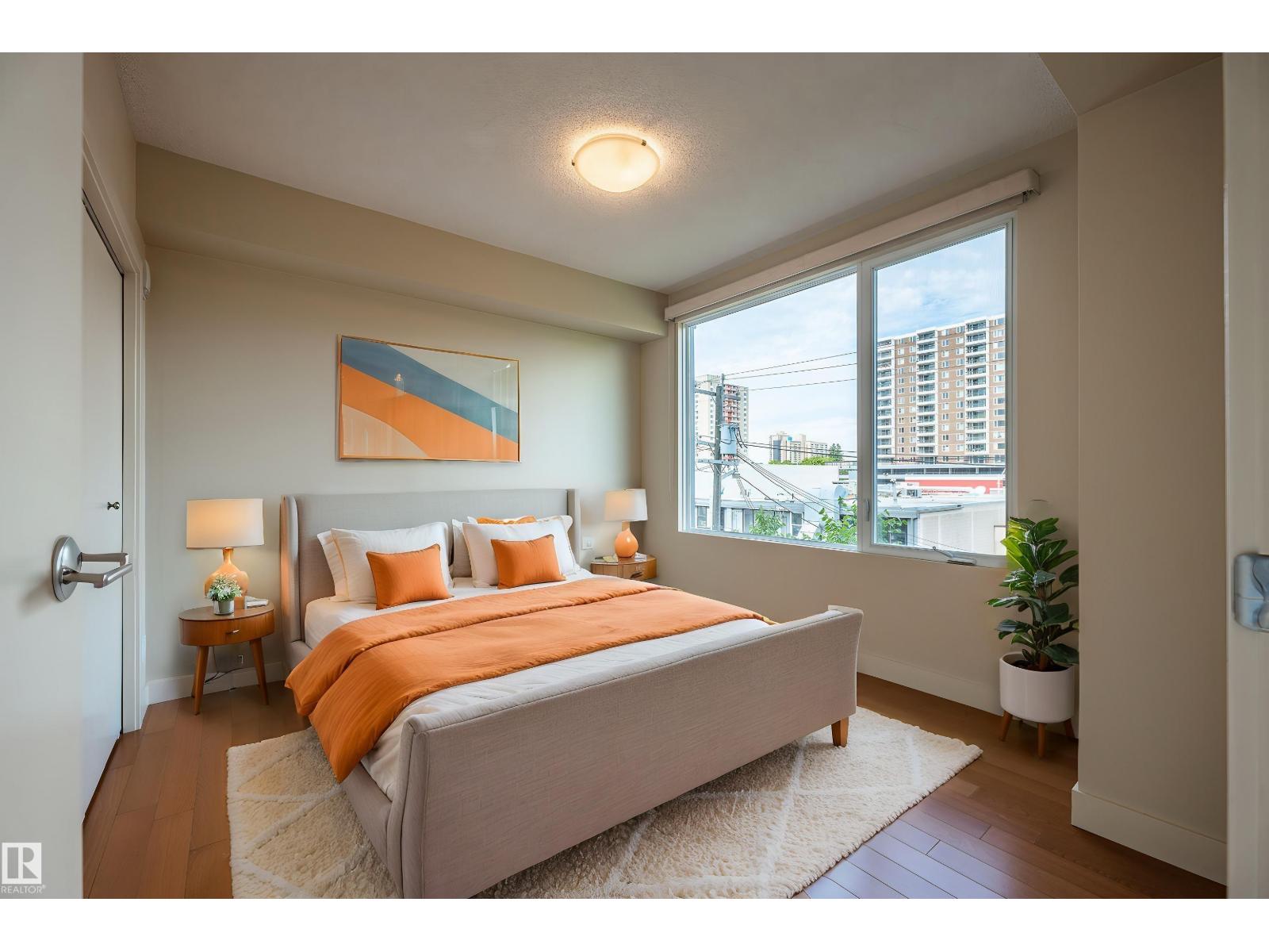 #304 10046 117 ST NW - 24