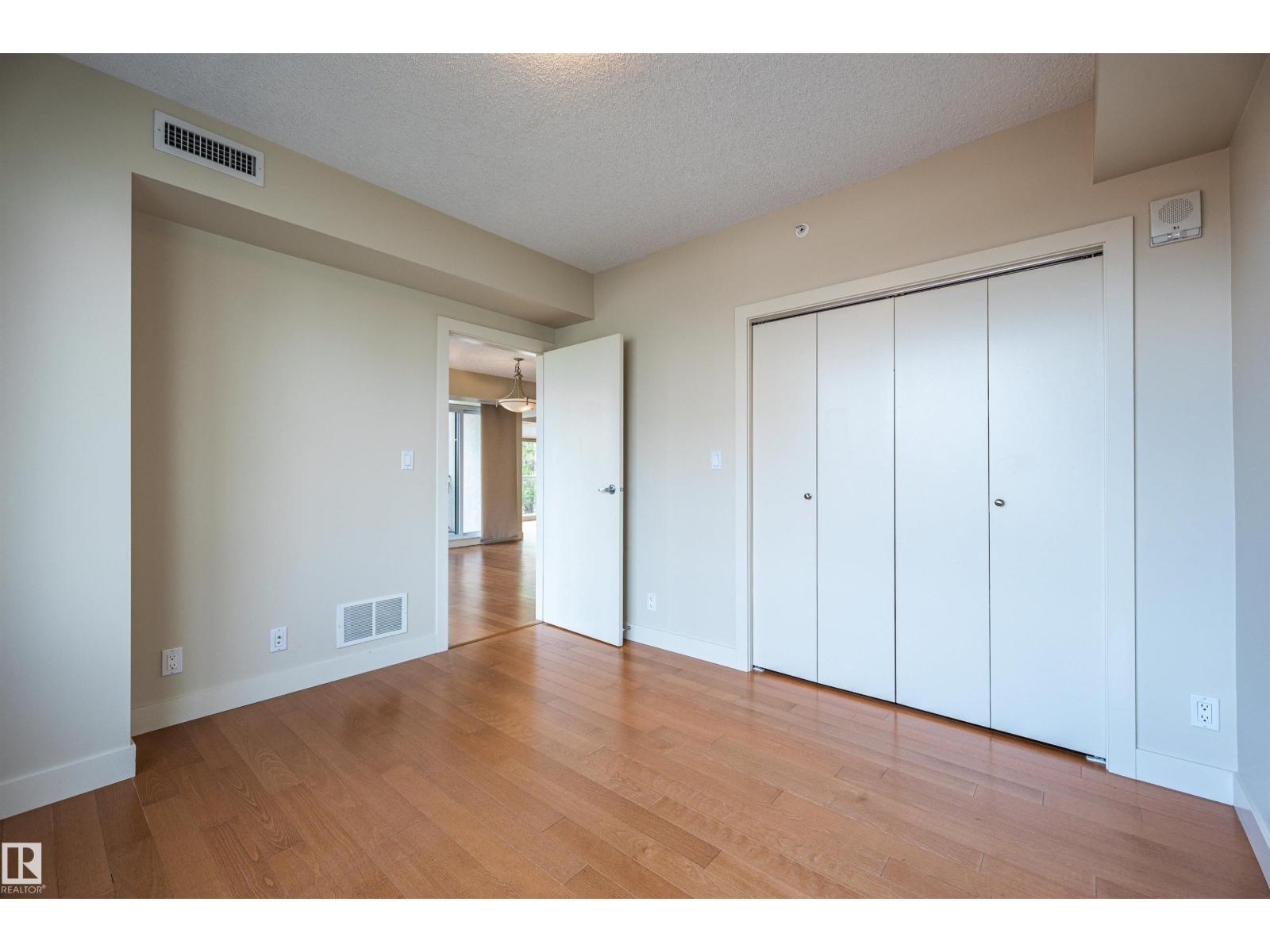 #304 10046 117 ST NW - 25