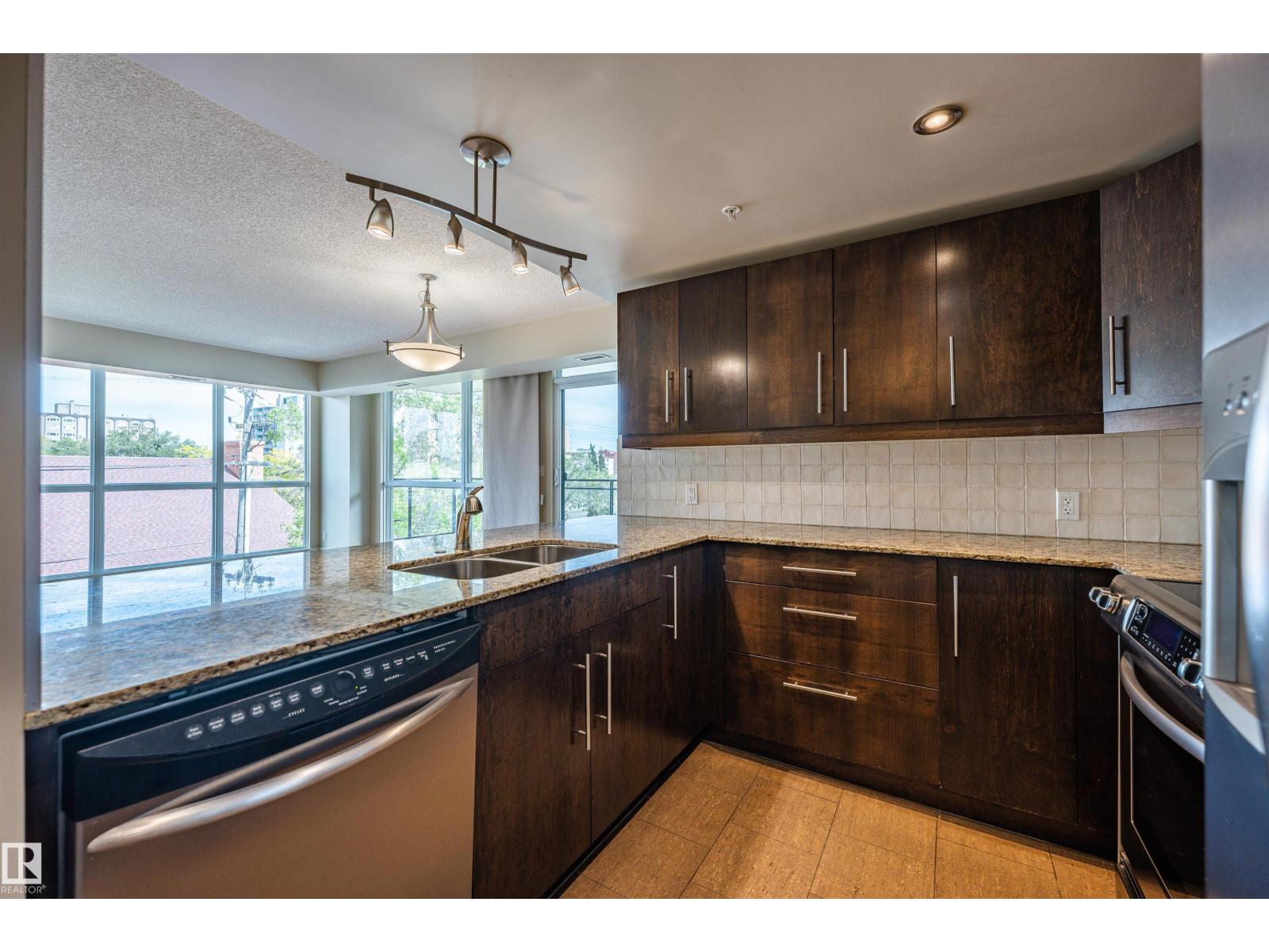 #304 10046 117 ST NW - 7