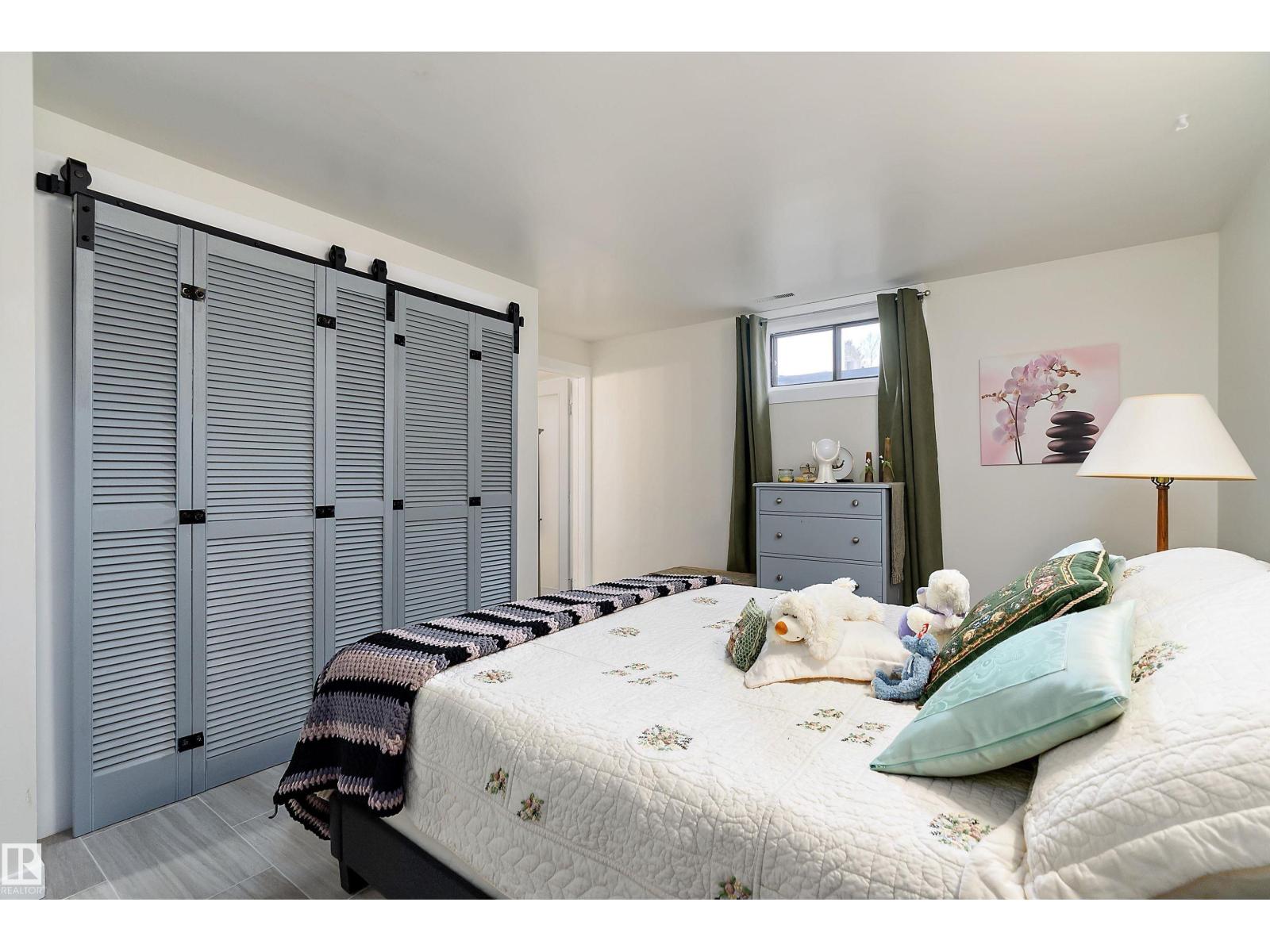 17 Camelot AV — photo 21