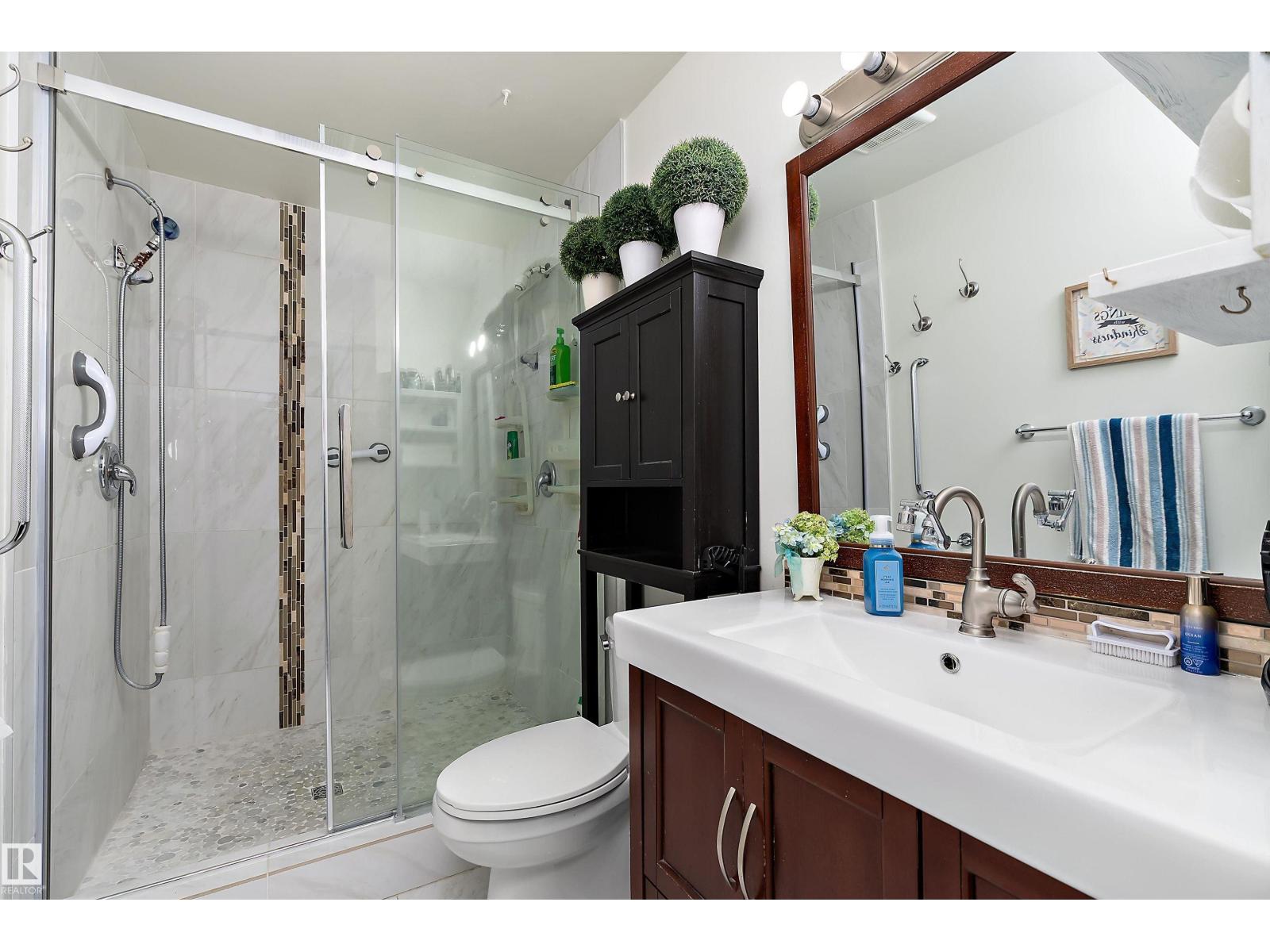 17 Camelot AV — photo 10