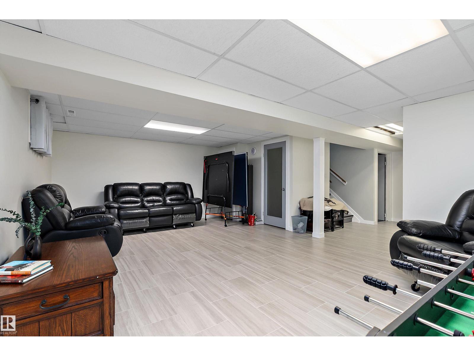 17 Camelot AV — photo 16