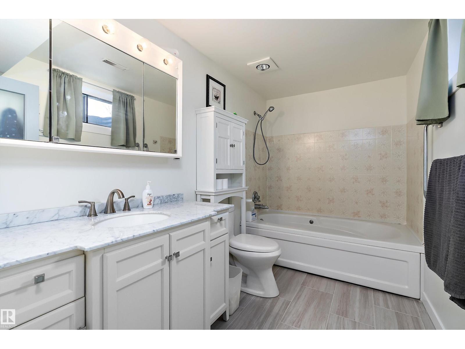 17 Camelot AV — photo 23