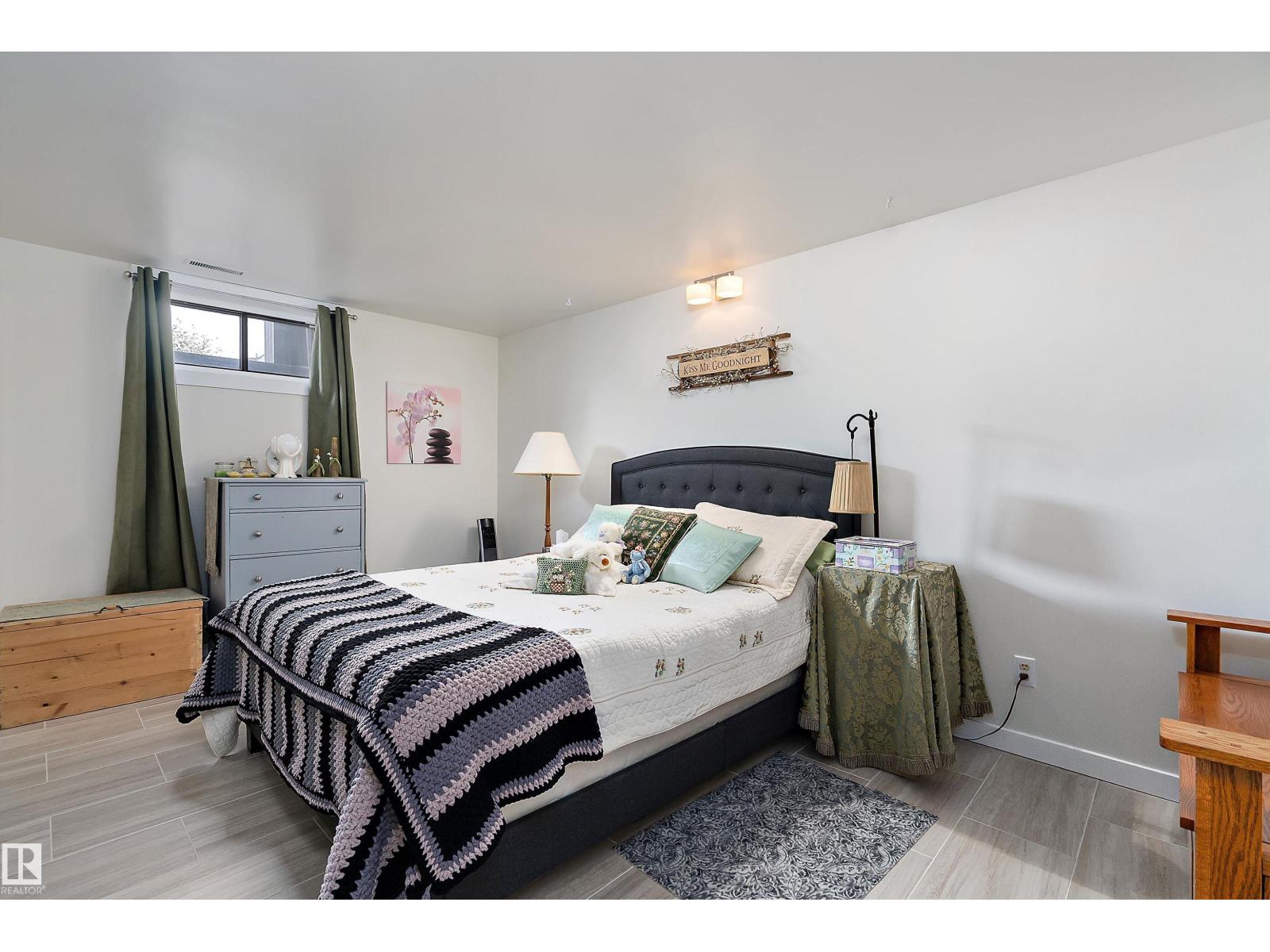 17 Camelot AV — photo 20