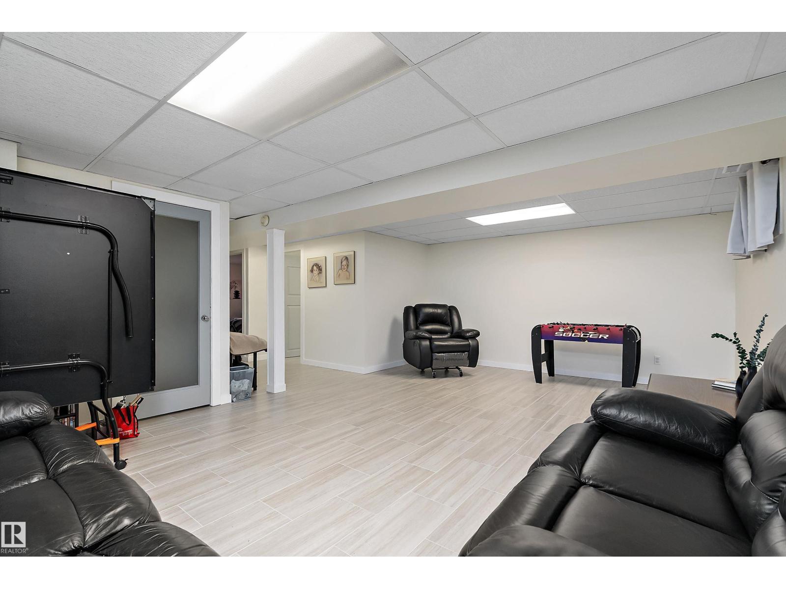 17 Camelot AV — photo 17