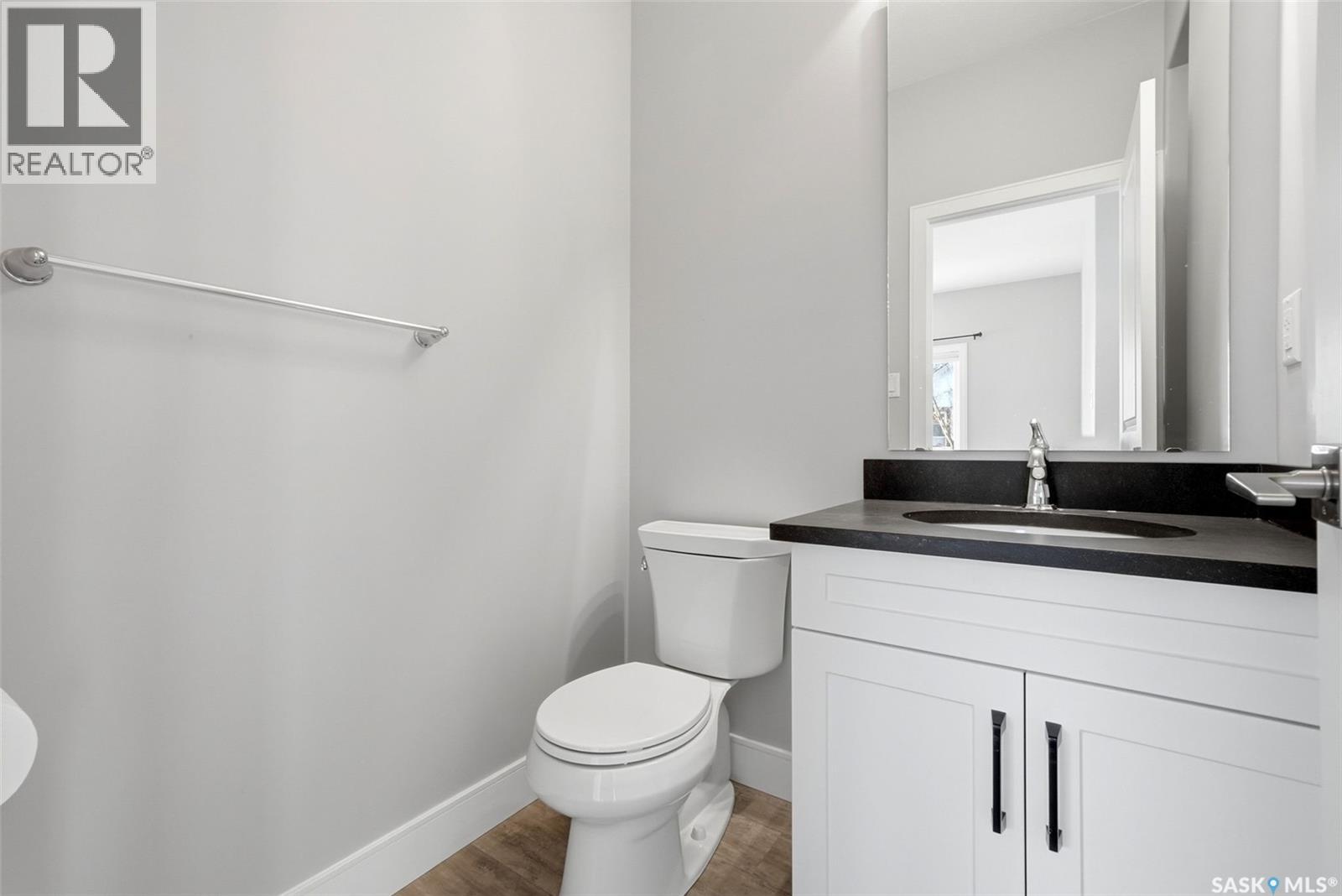 2100 Queen STREET - 19