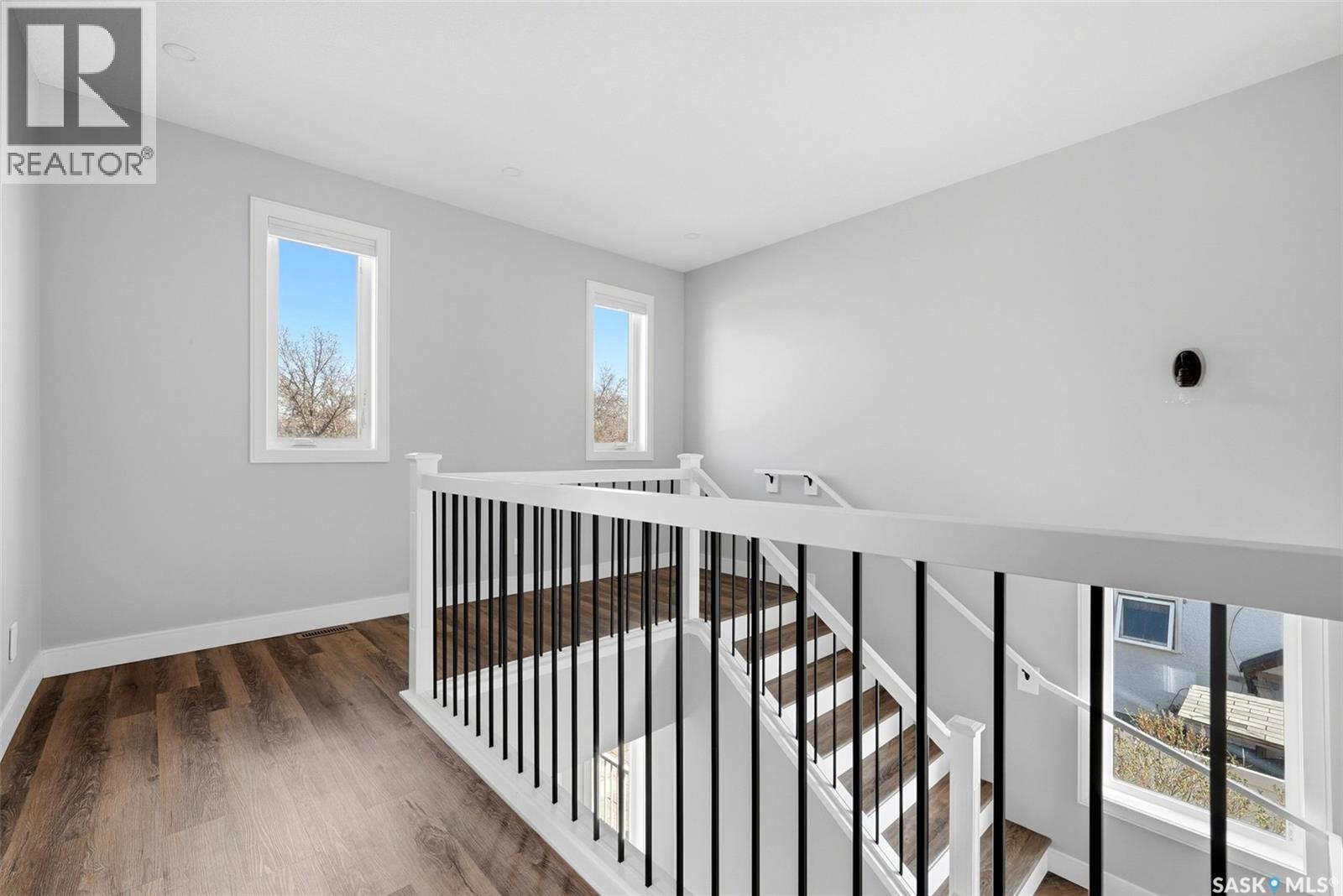 2100 Queen STREET - 23