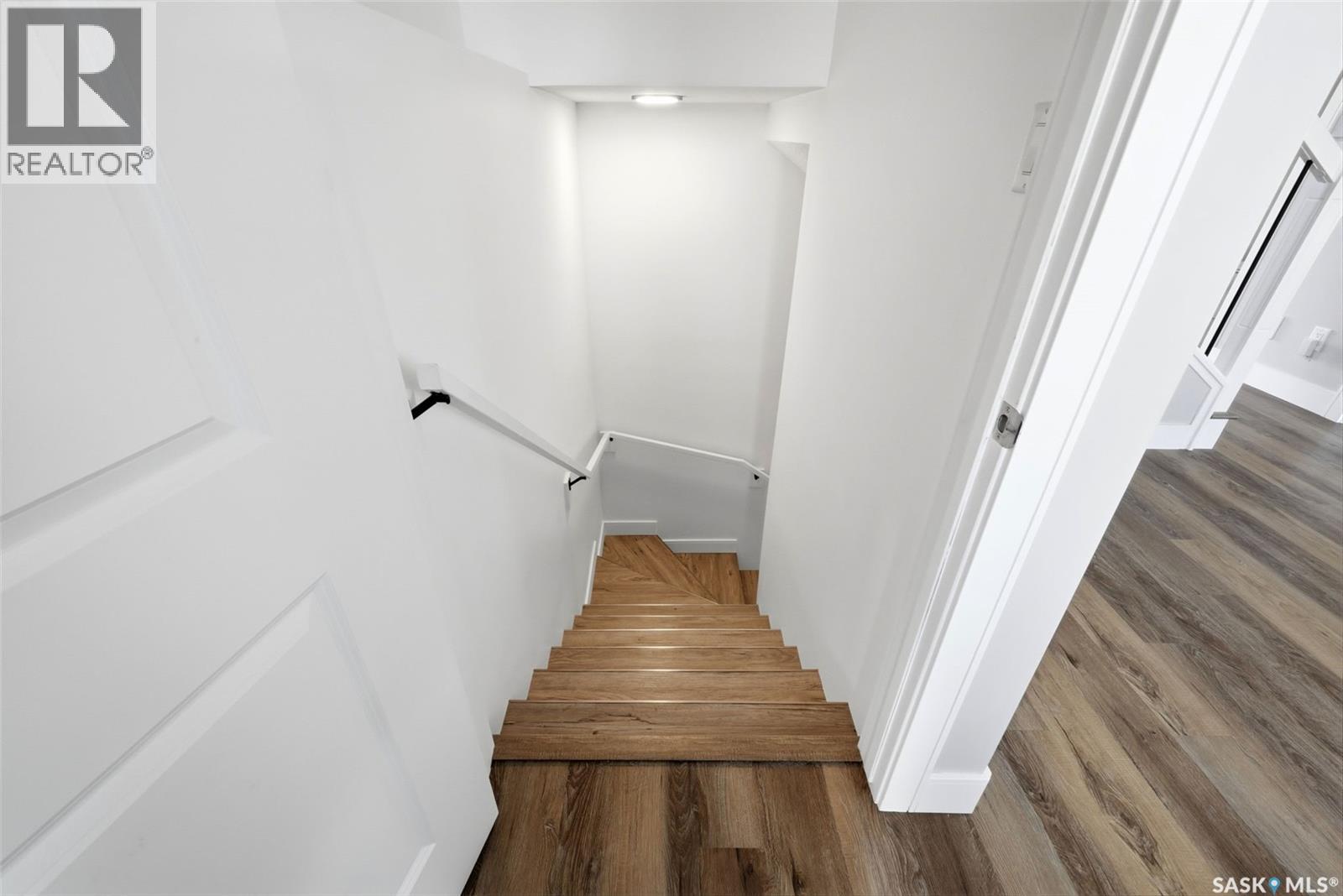 2100 Queen STREET - 37