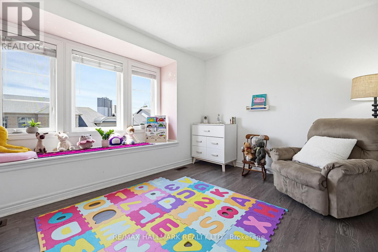 60 BELANGER CRESCENT - 23