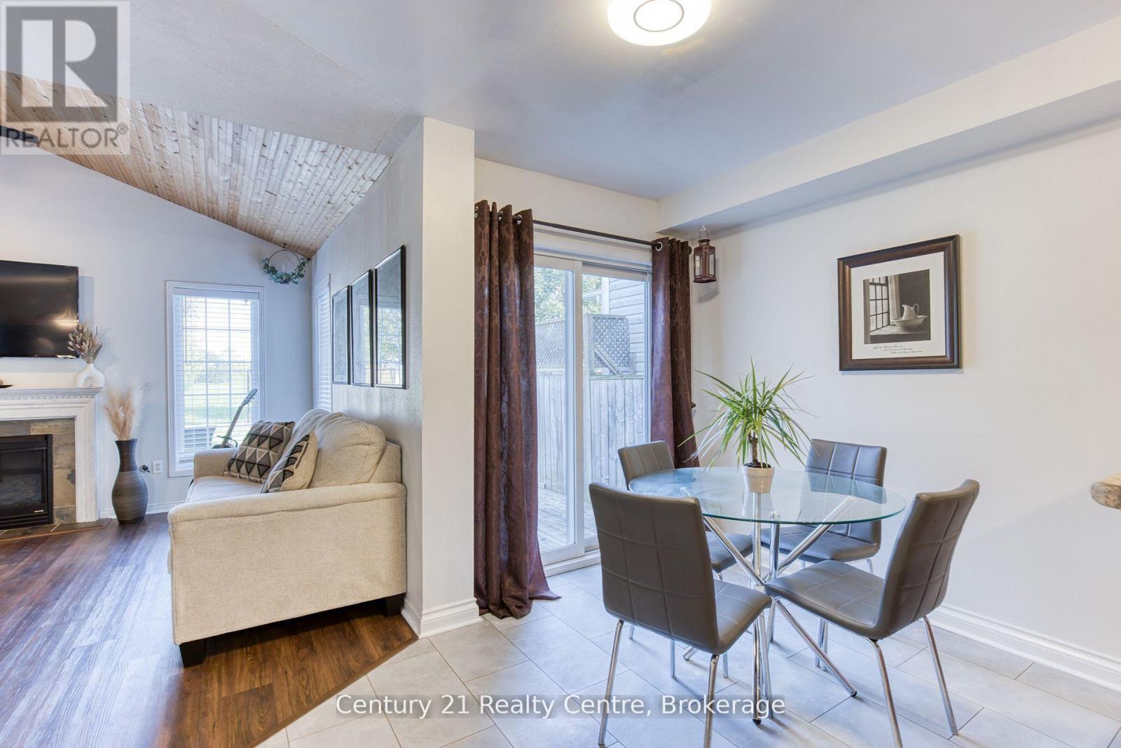 45 HATCH STREET E - 15