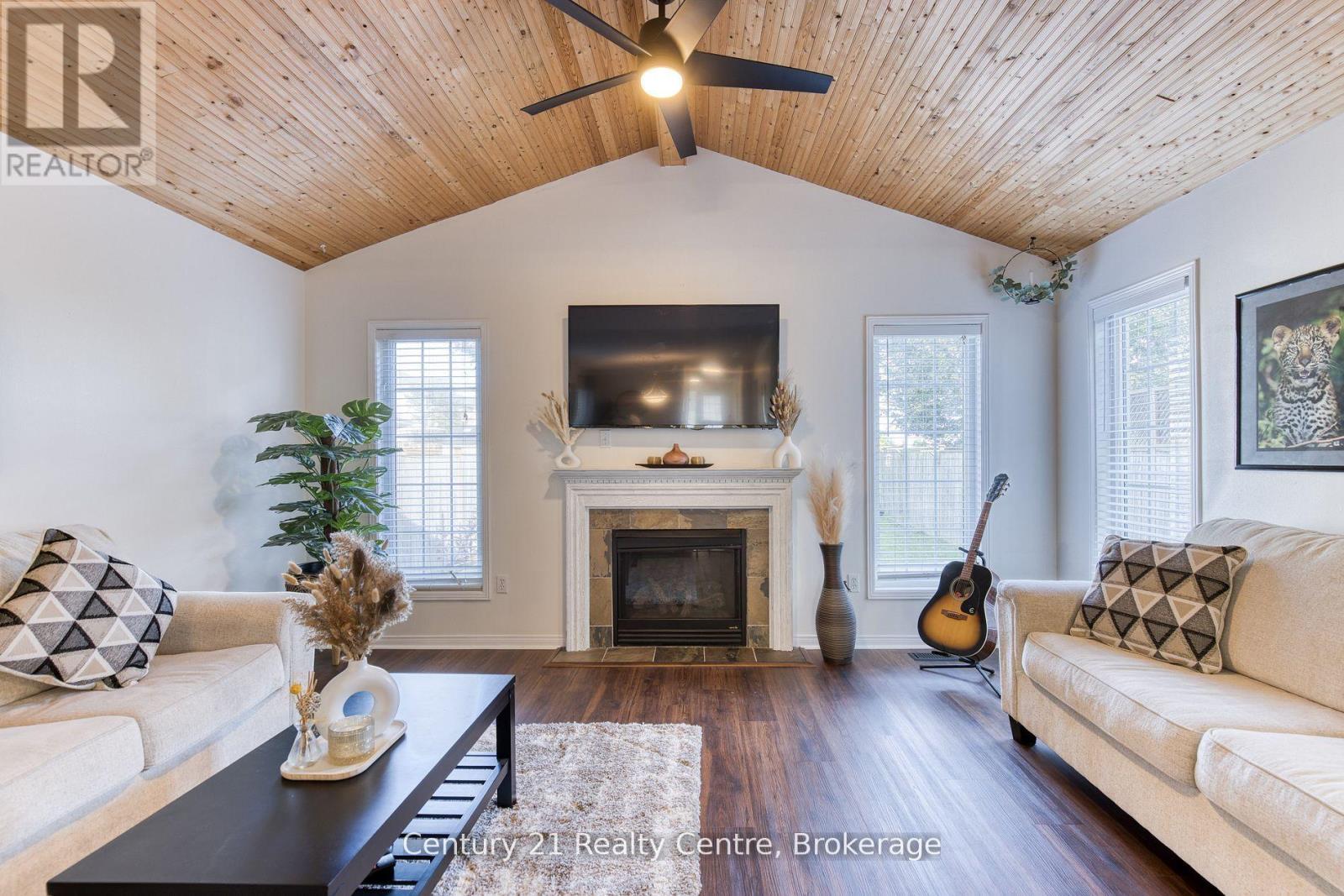 45 HATCH STREET E - 18