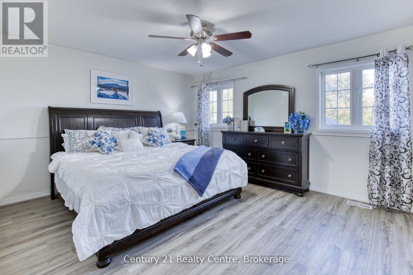 45 HATCH STREET E - 28