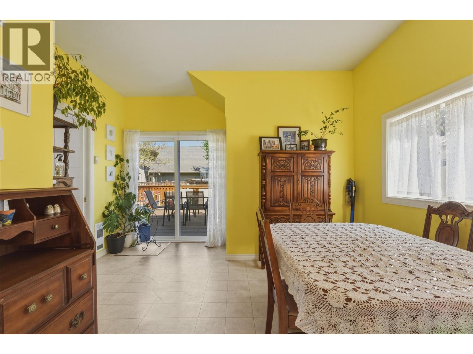 2355 Rosedale Avenue - 16