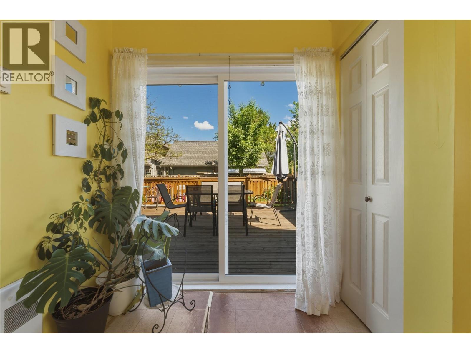 2355 Rosedale Avenue - 17