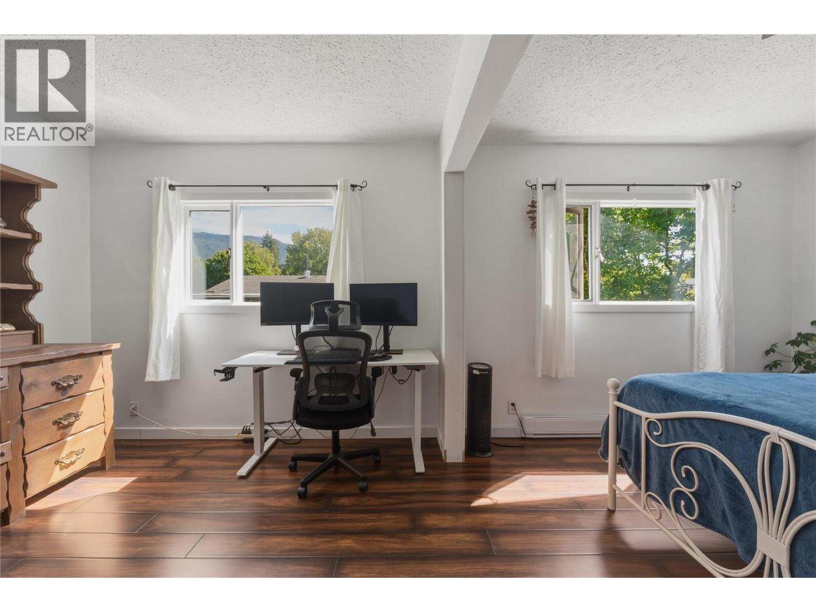 2355 Rosedale Avenue - 24