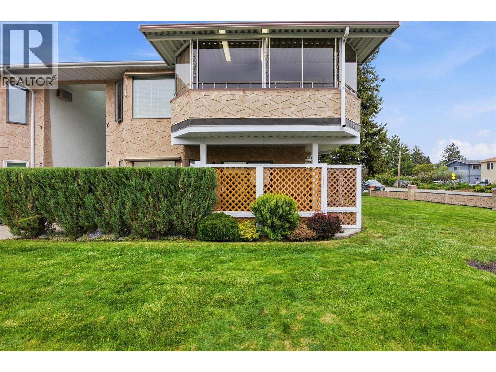14004 Victoria N Unit# 1, Summerland