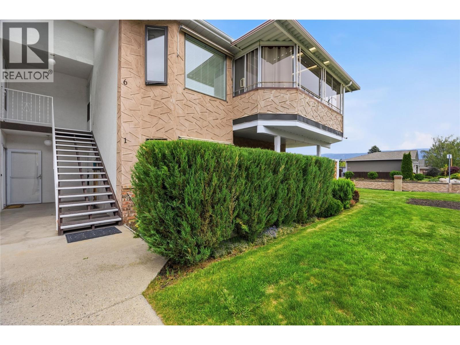 14004 Victoria N Unit# 1, Summerland